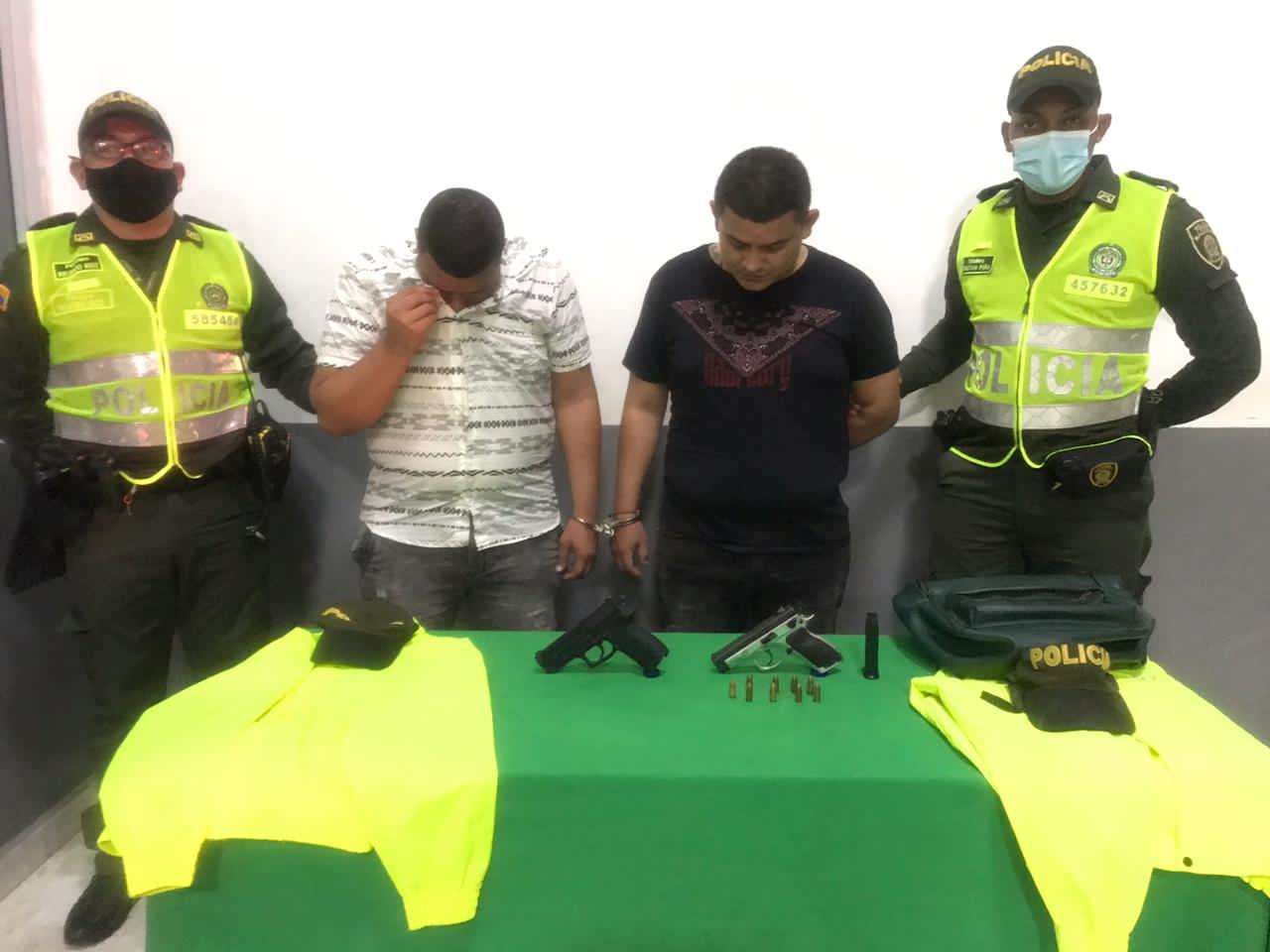 Eder Luis Luna Ramos y Julio César Acero Romero, los dos capturados tras el millonario robo. 