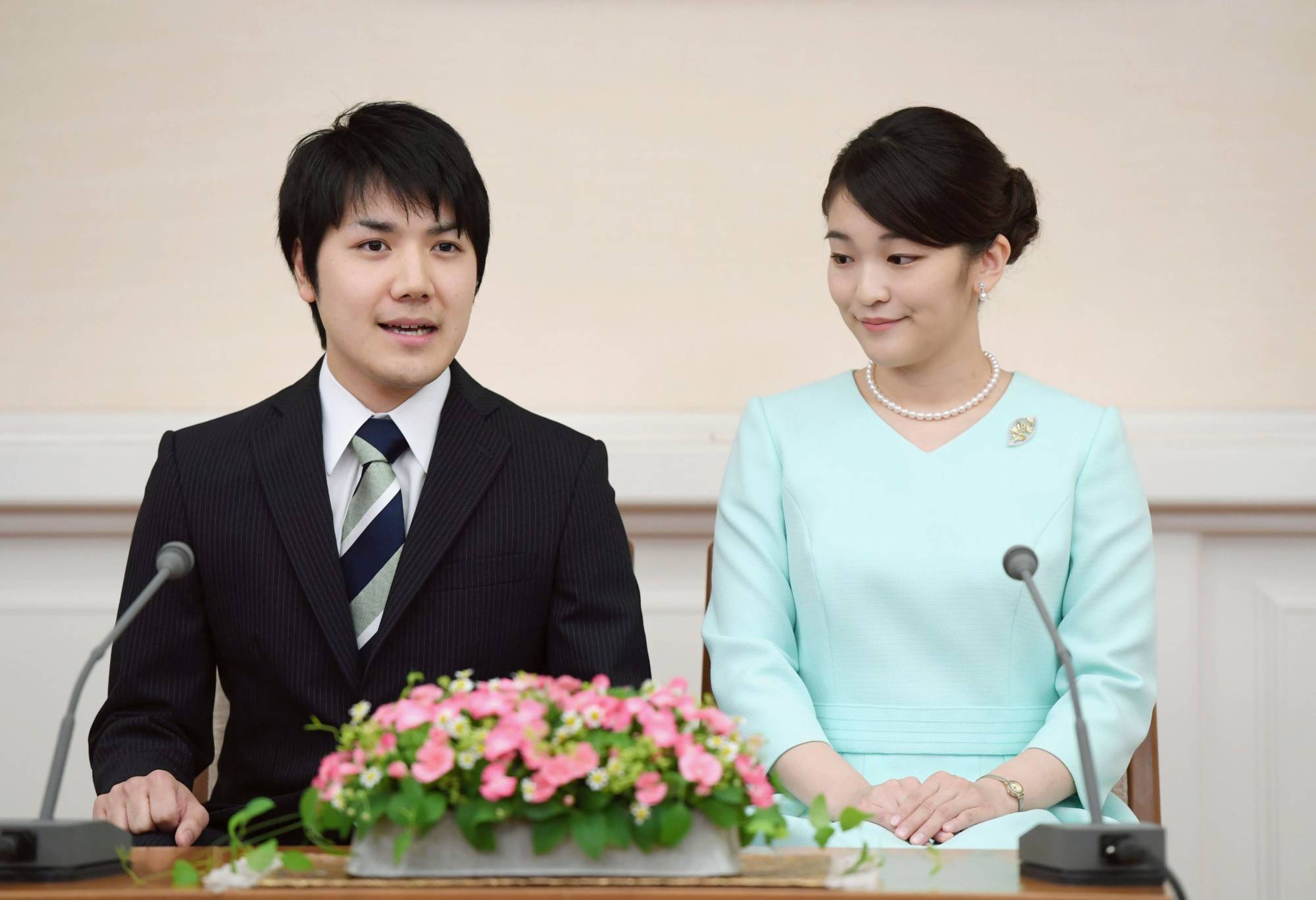 Kei Komuro y la princesa Mako, en su boda.