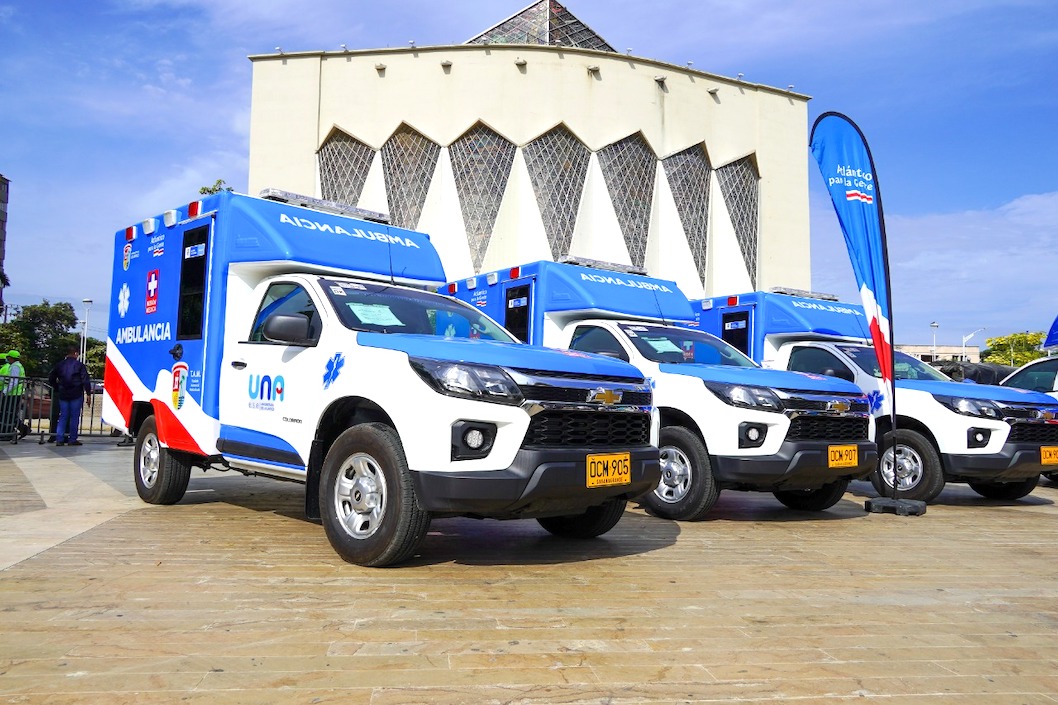 Las ambulancias entregadas a los centros asistenciales.