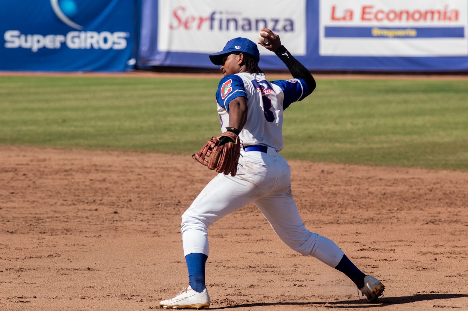 Carlos Arroyo tuvo un juego impecable a la ofensiva al irse de 4-4