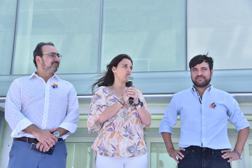 El Reprsentante del BID en Colombia, Sergio Diazgranados; la Gerente de la Asamblea, Karen Abudinen y el Alcalde Jaime Pumarejo.
