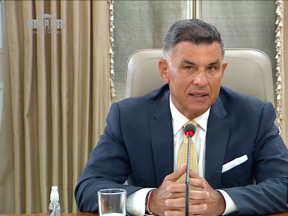 Julio César Aldana, Director del Invima, durante su intervención en la tarde - noche de hoy.