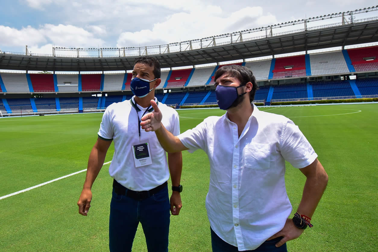 El alcalde Jaime Pumarejo inspecciona el Metropolitano.