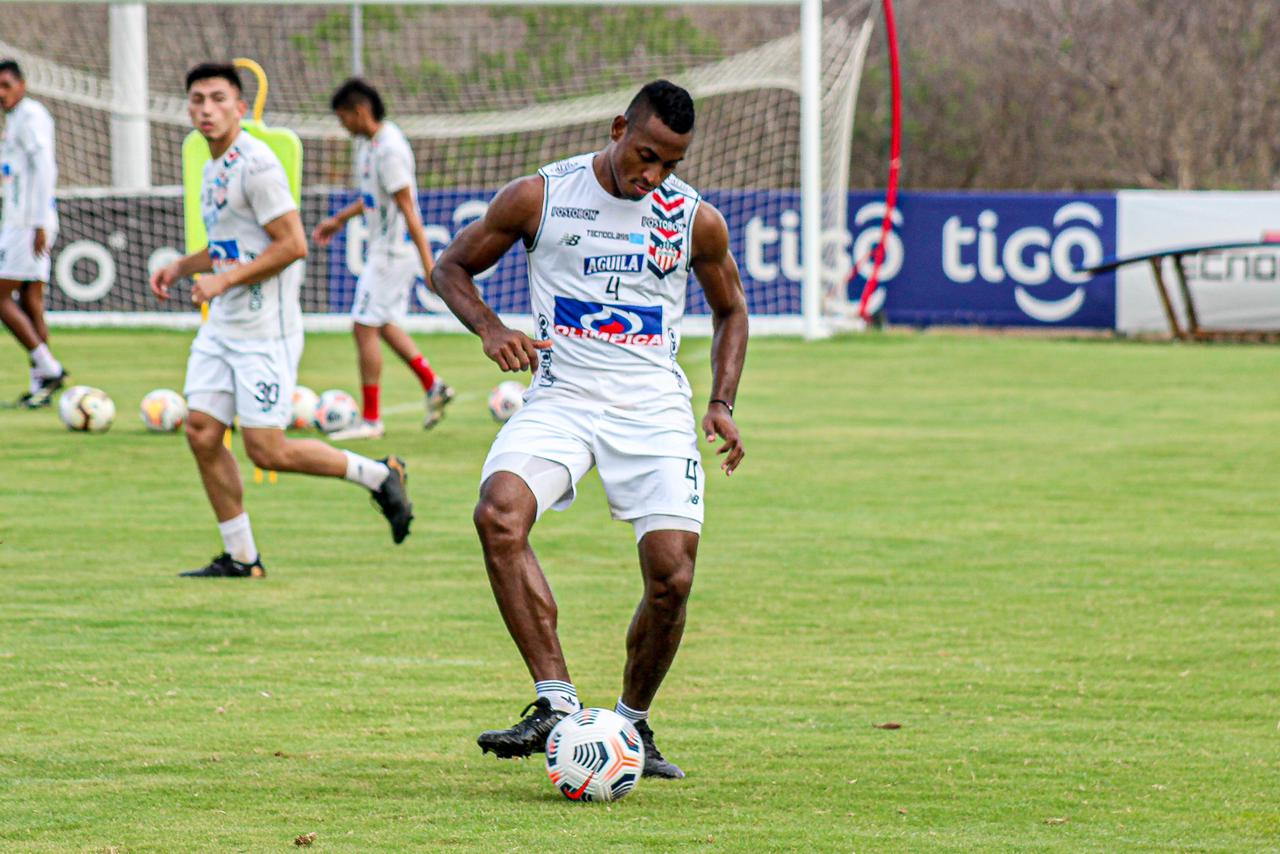 Willer Ditta, defensa de Junior. 