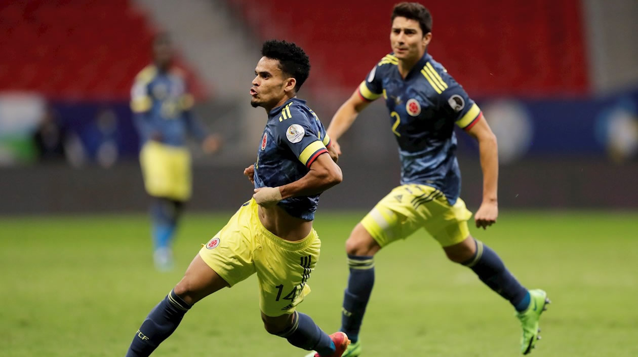 Luis Díaz de Colombia celebra un gol hoy