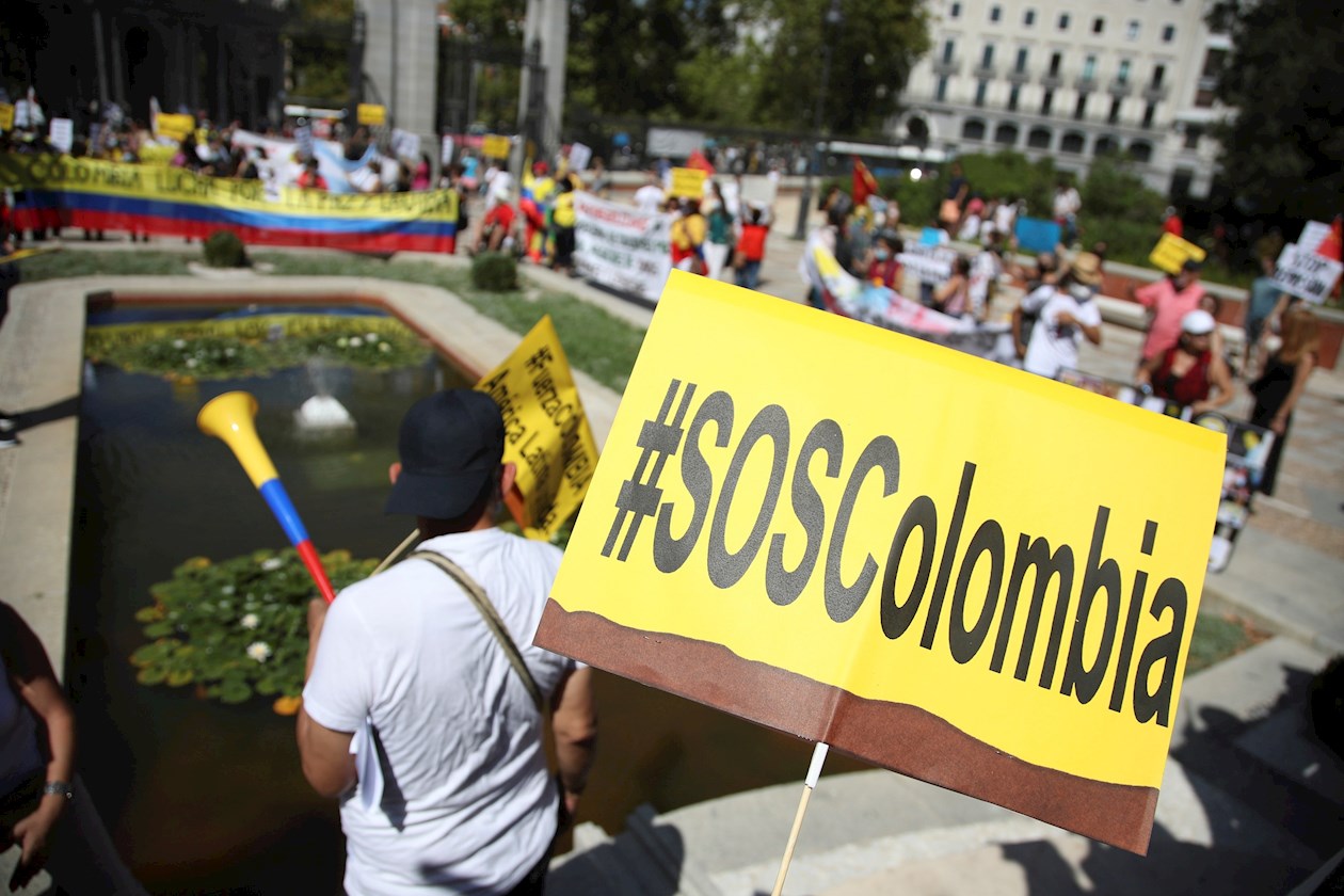 La manifestación fue organizada por los colectivos Resistencia Madrid-Colombia y Por la vida, paz y justicia,