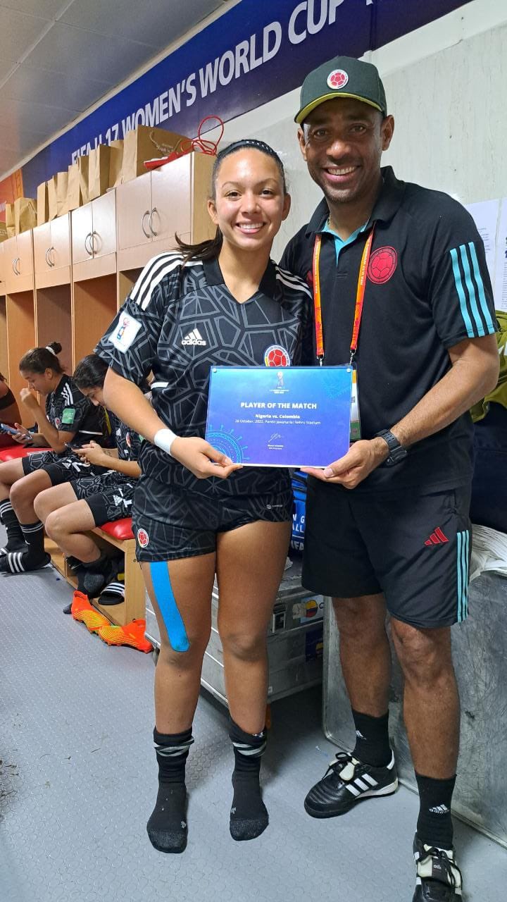 Luisa Agudelo y Carlos Pérez, en el camerino de Colombia. 