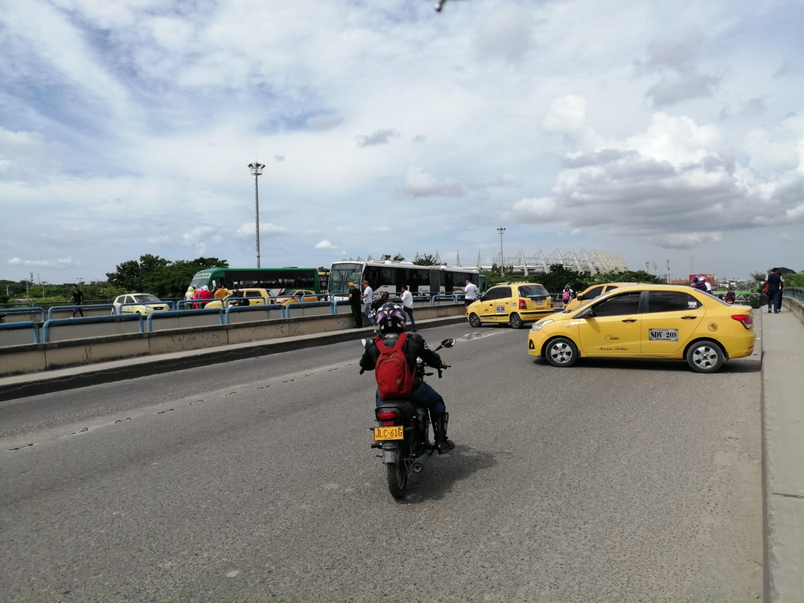 Bloqueo de taxistas en la altura de la calle Murillo con Circunvalar. 