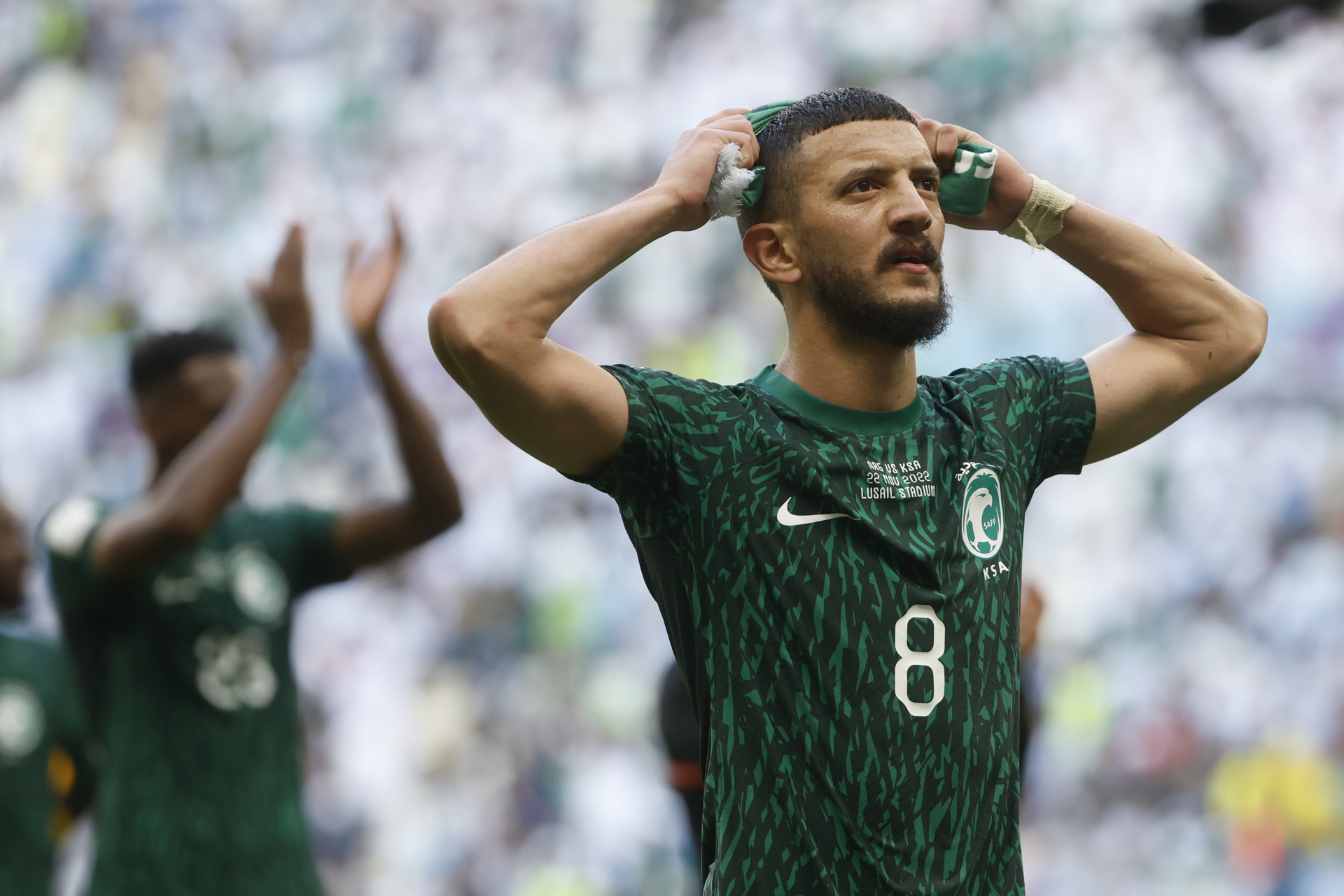 Saleh Alshehri de Arabia Saudita celebra al final del partido