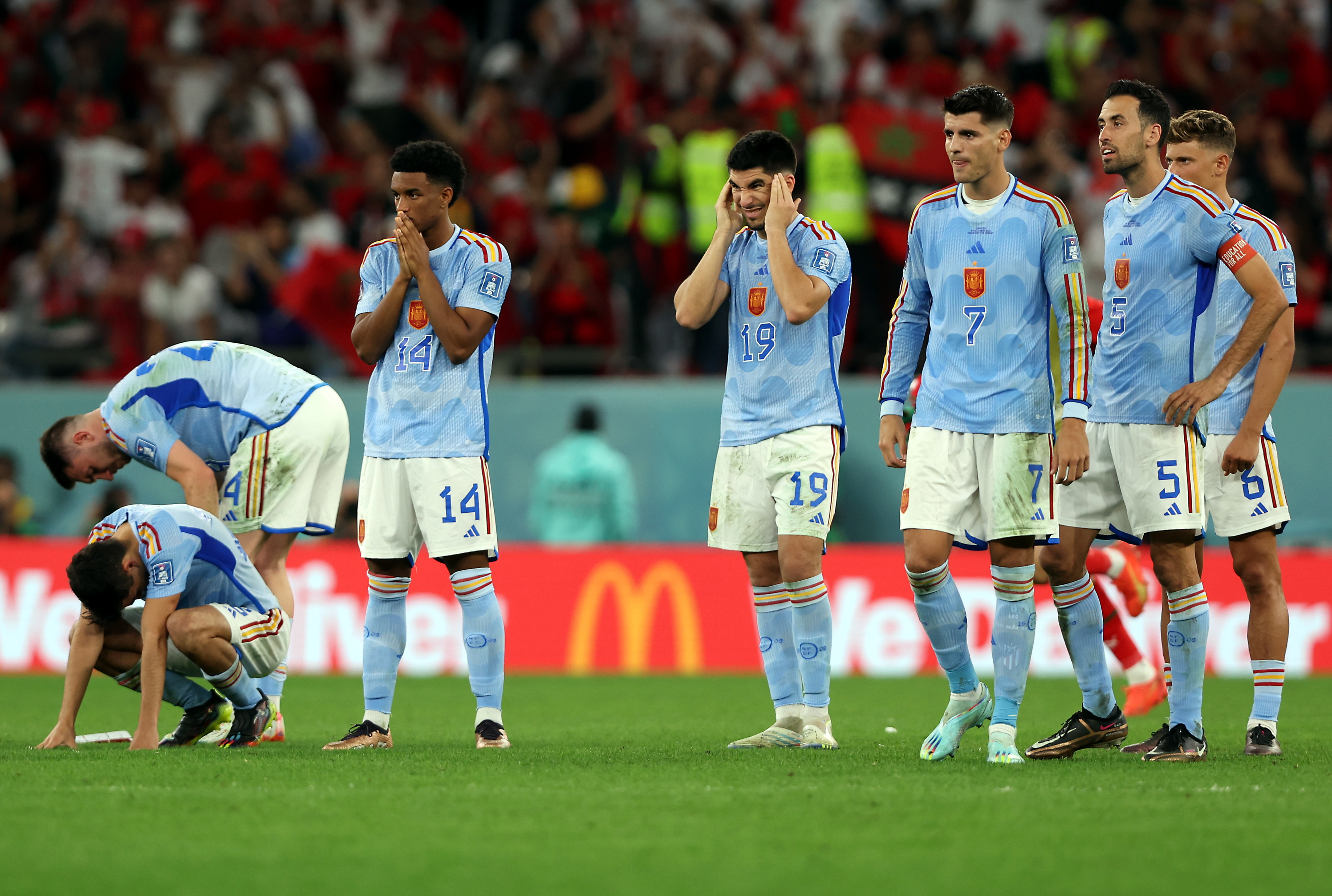 La decepción de los jugadores españoles tras su eliminación.