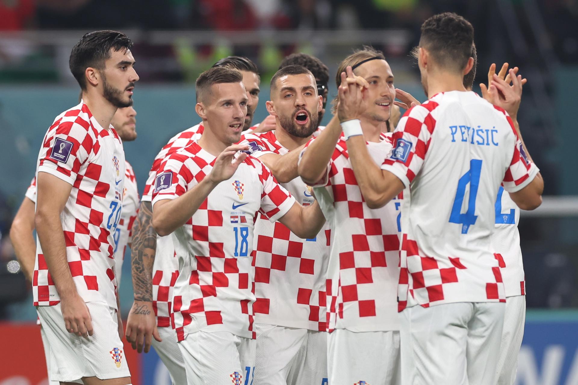 Los jugadores de Croacia celebran el 1-0 durante el partido de fútbol por el tercer lugar de la Copa Mundial de la FIFA 2022