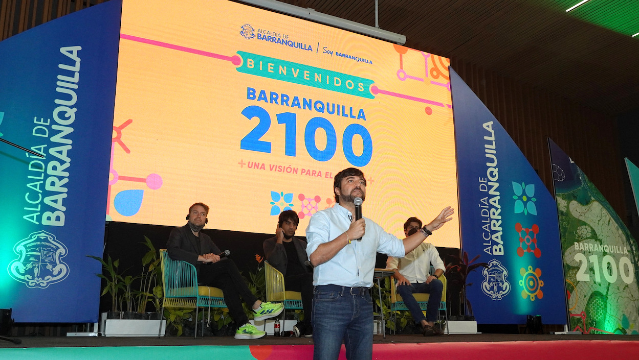 El Alcalde Jaime Pumarejo durante la presentación de la propuesta.