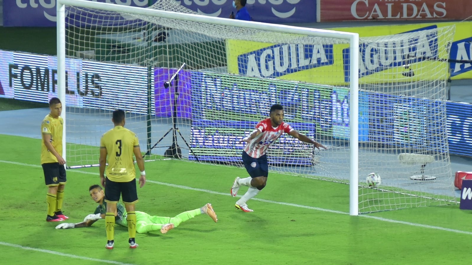 Miguel Ángel Borja celebrando el gol del triunfo.
