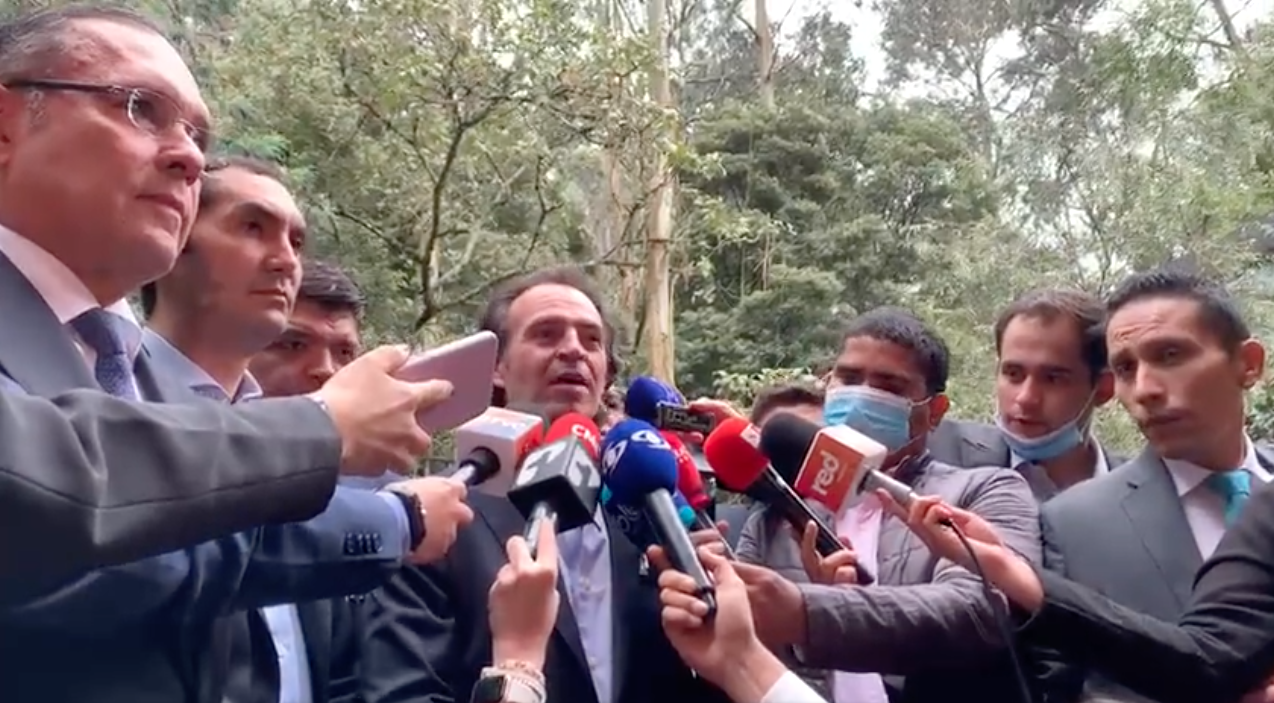 Rueda de prensa de Fico Gutiérrez, tras reunirse con los conservadores.