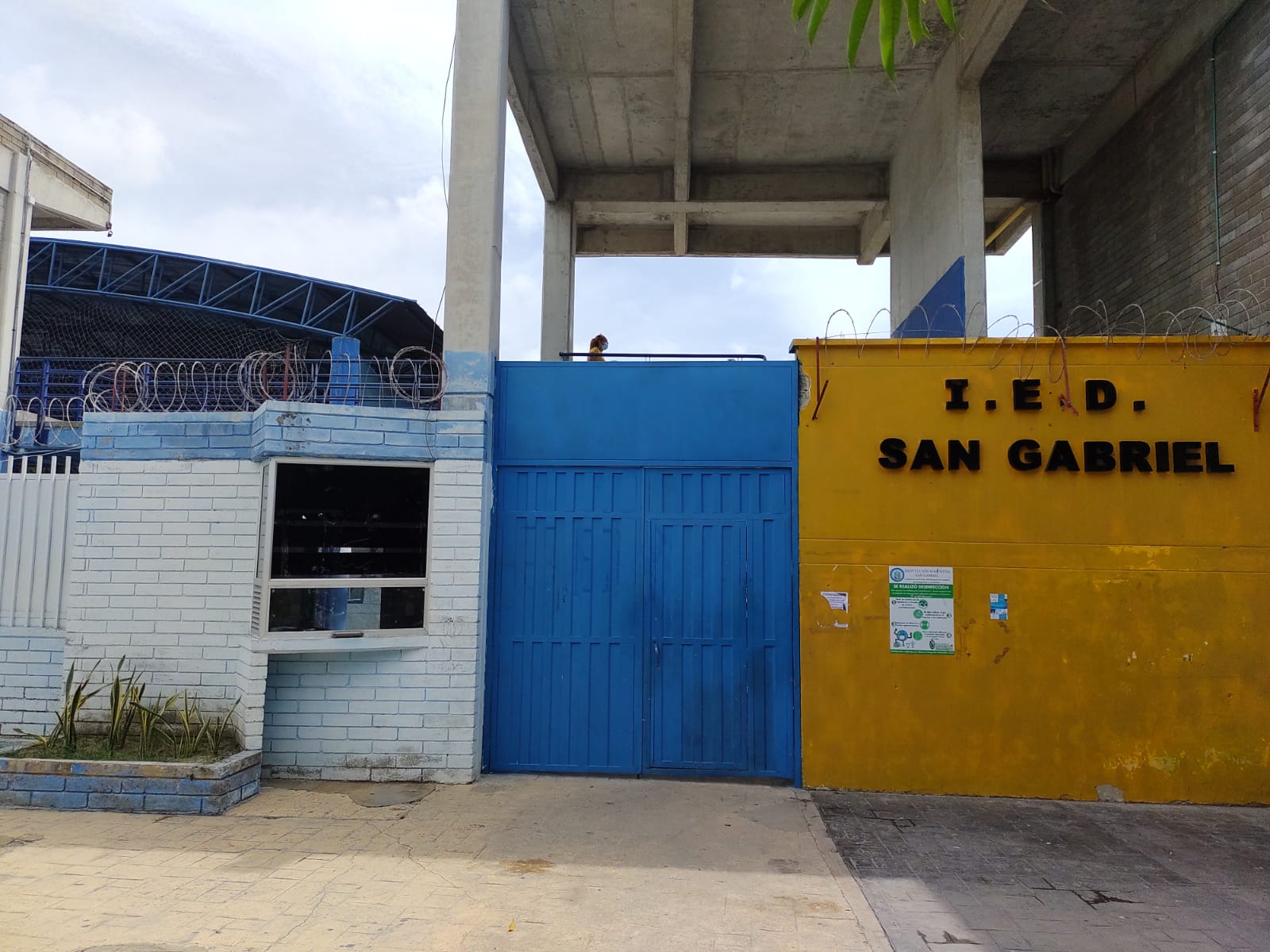 Fachada de la IED San Gabriel