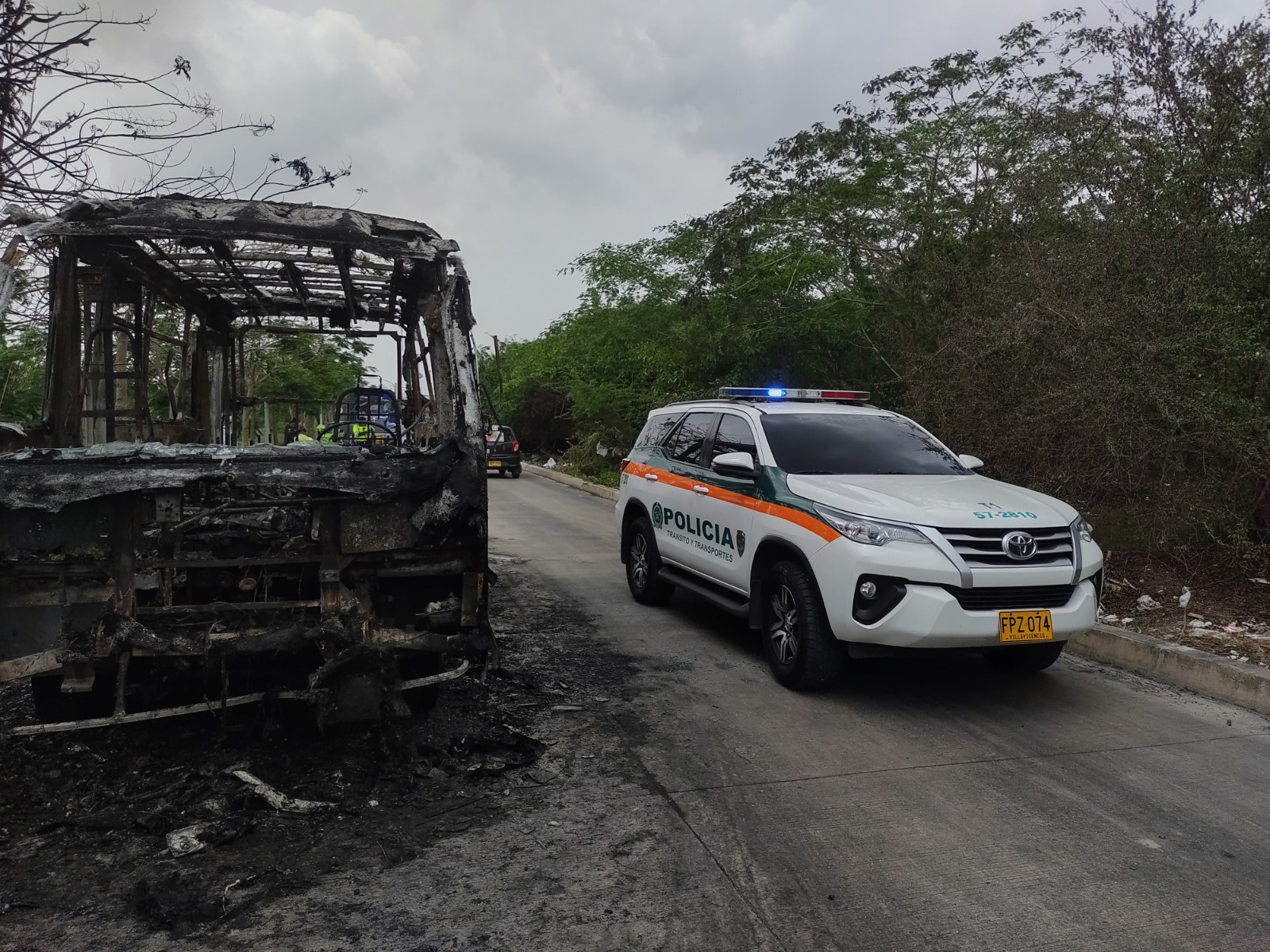 Bus incendiado en Ciudad Caribe