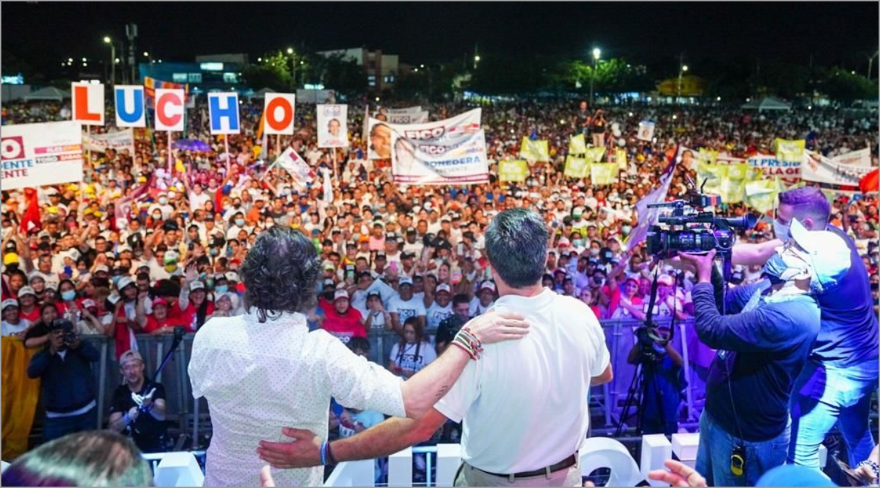 Fico Gutiérrez en el cierre de campaña en Barranquilla.