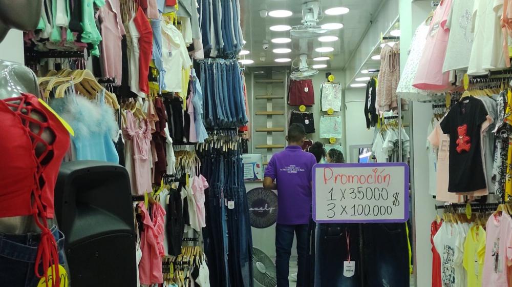 El comercio de ropa de Barranquilla preparó promociones y descuentos.