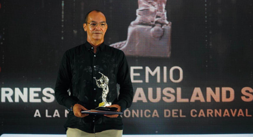 Geovany Montero Mercado, de Copesol Radio, ganó en Radio.