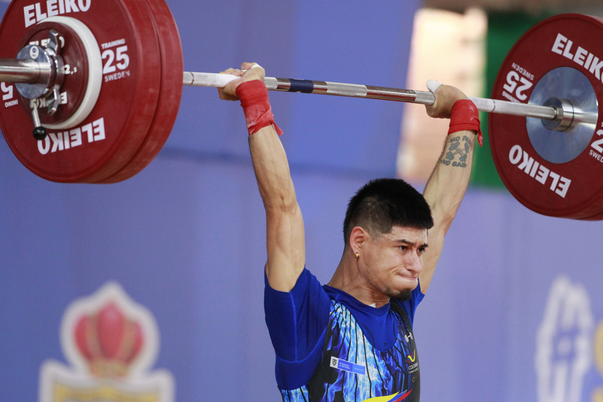Miguel Ángel Suárez en arranque masculino 55kg.