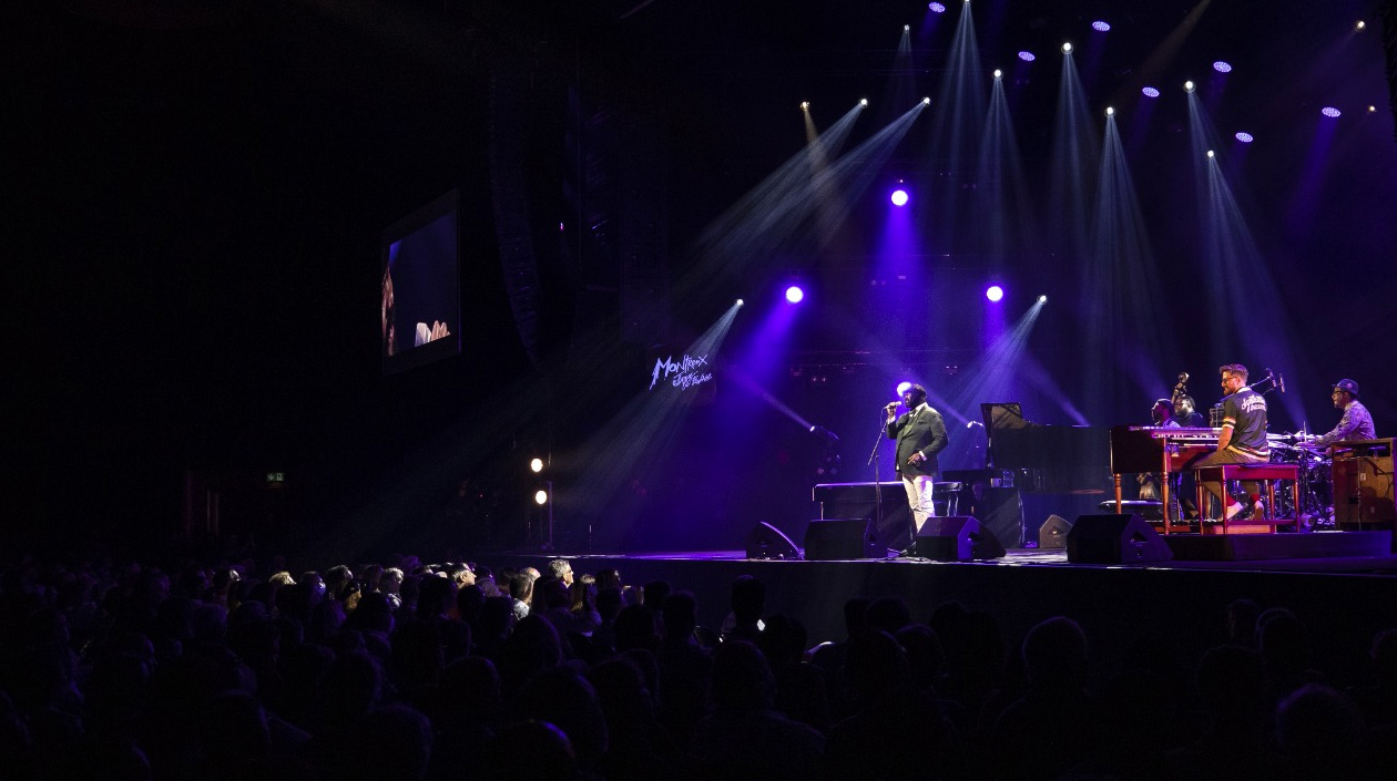 El cantante estadounidense Gregory Porter durante su presentación en el Festival del Jazz 2022 en Montreux.