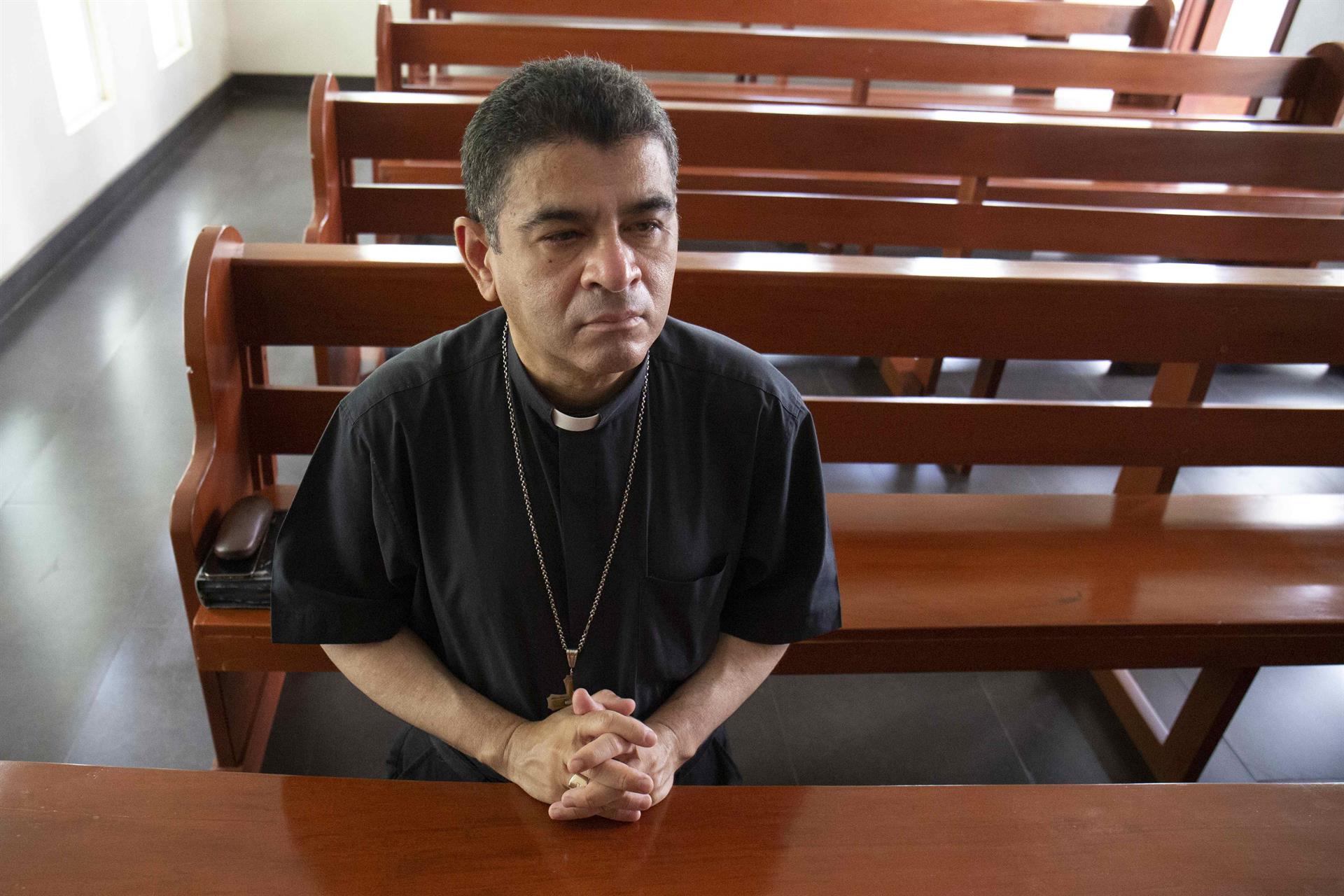 Monseñor Rolando Álvarez nació hace 55 años, bajo la dictadura de los Somoza.