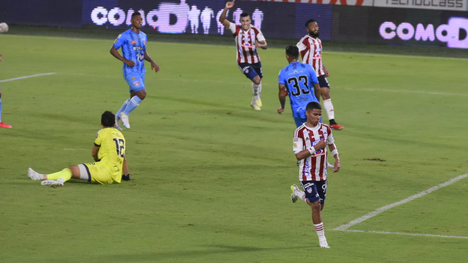 José Enamorado festeja tras marcar el cuarto gol del Junior. 