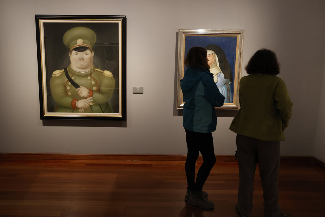 Visitantes al Museo de Antioquia para ver las obras del maestro Fernando Botero
