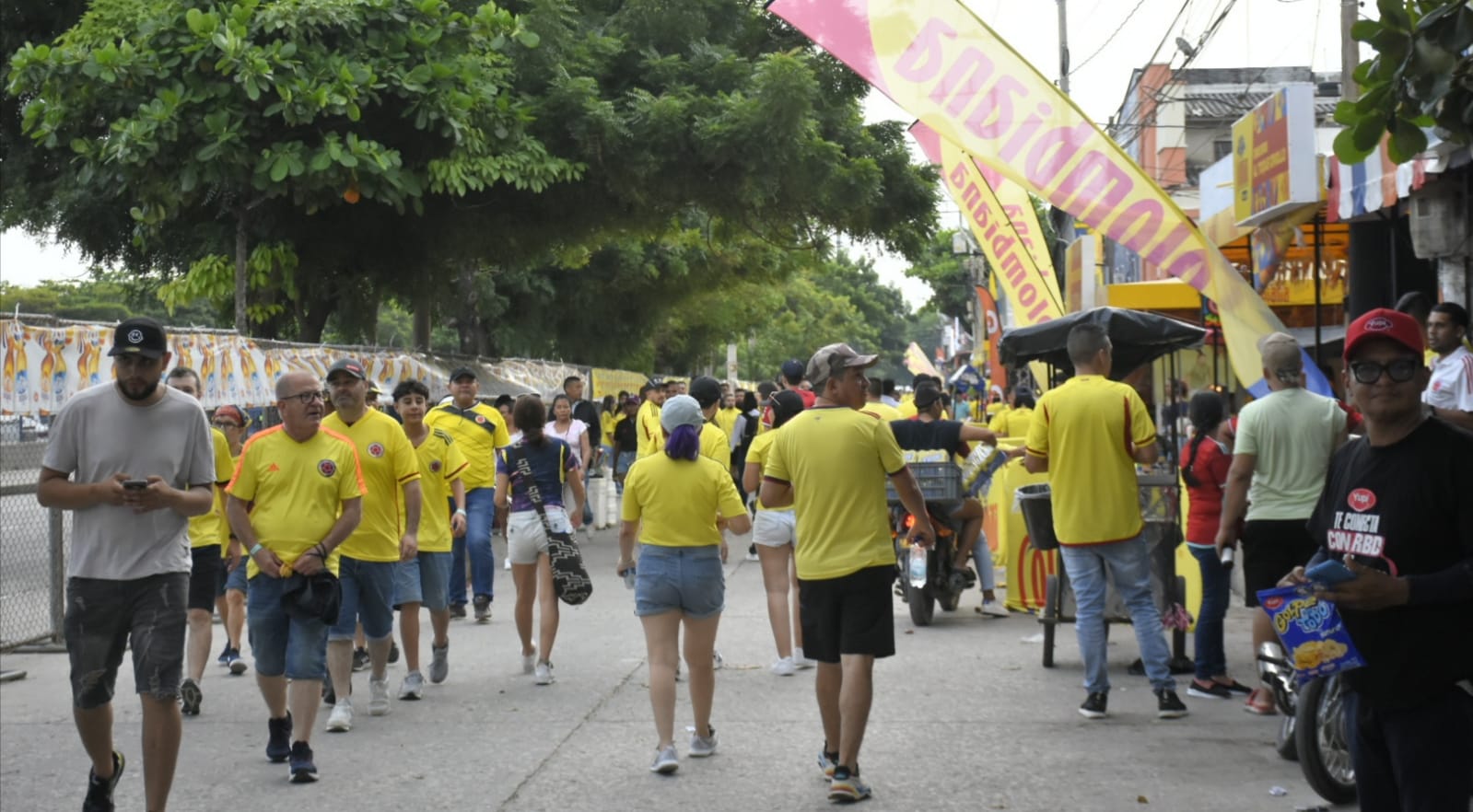 Así se ven las calles que llevan a la entrada de la tribuna occidental.