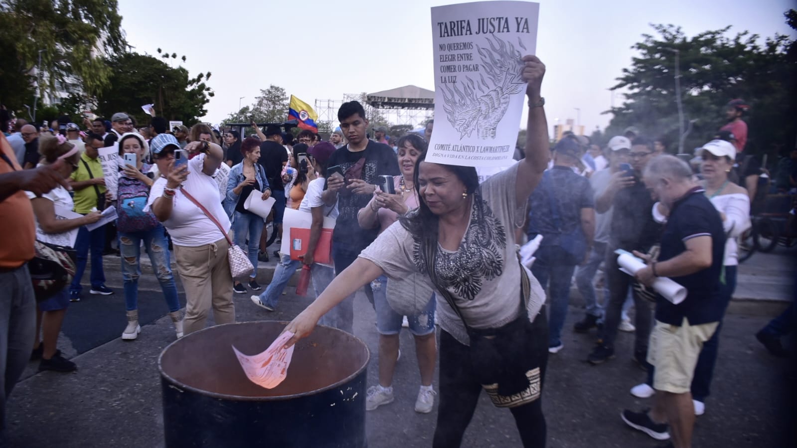 Protesta contra las altas tarifas de energía en Barranquilla. 