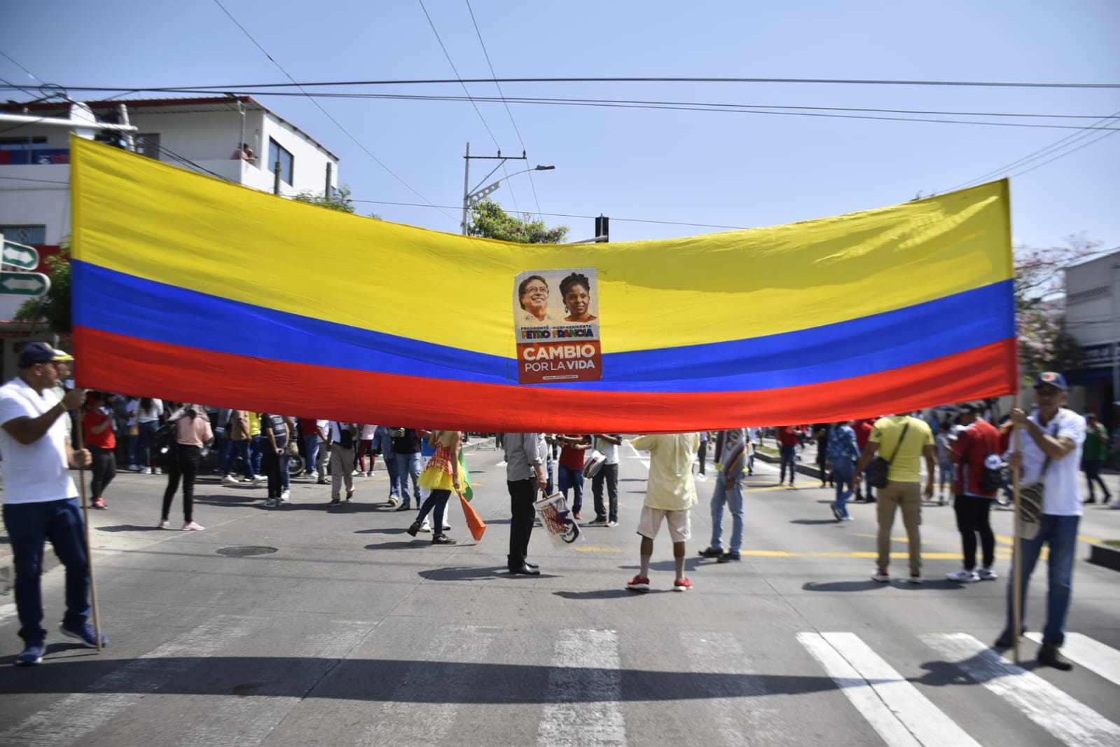 Bandera en apoyo a Petro y la vicepresidenta Francia Márquez.