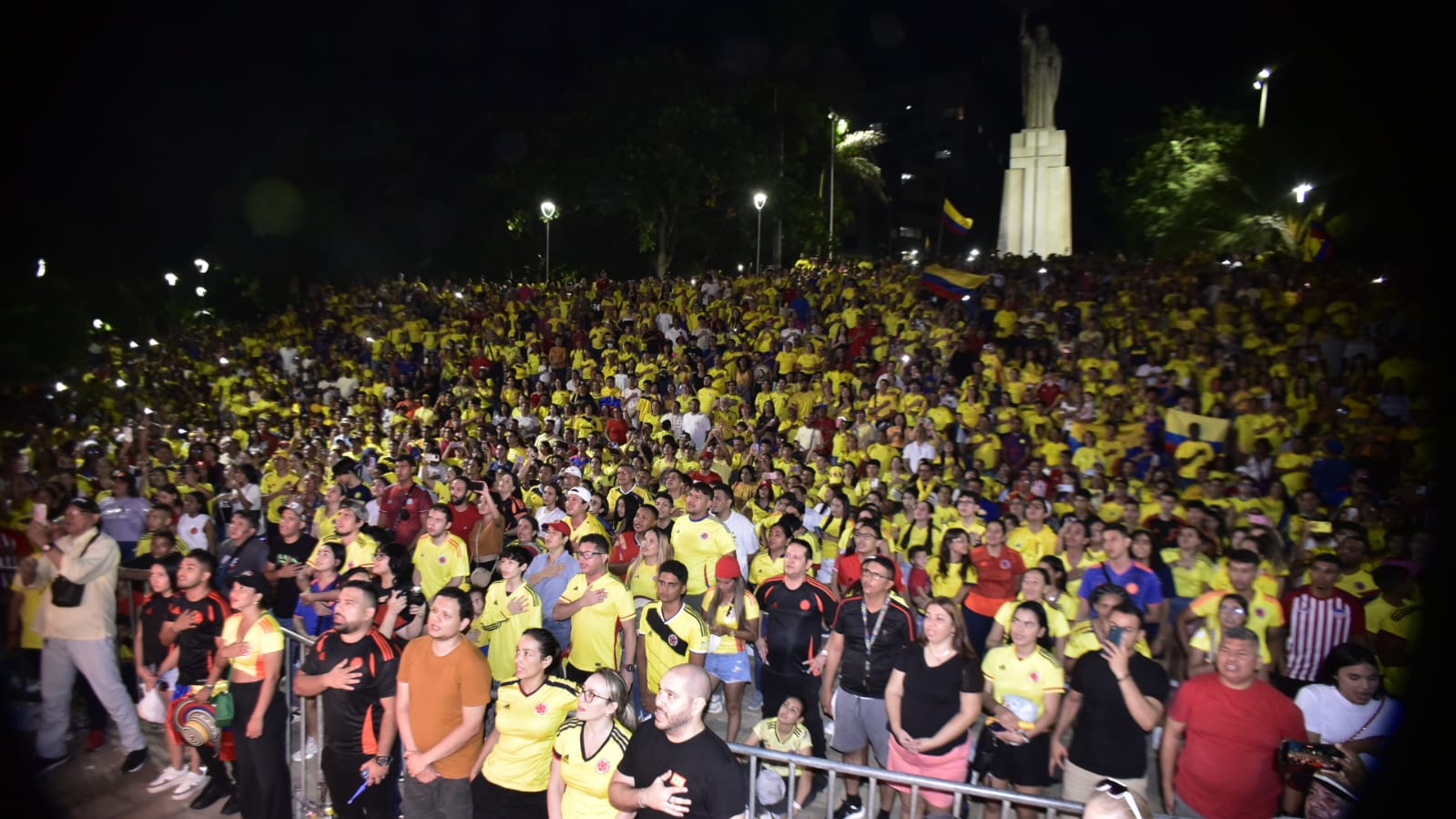 Una multitud presenció la final de la Copa América en el parque Sagrado Corazón