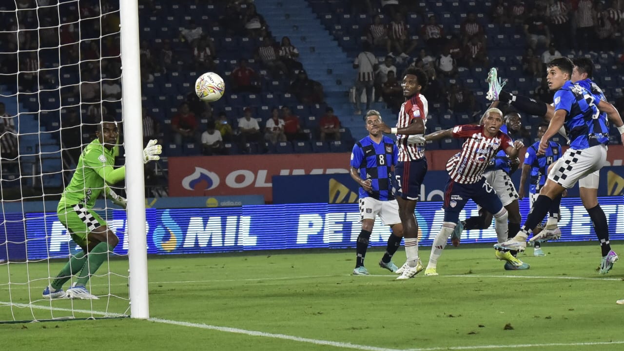 Momento del gol de Didier Moreno.