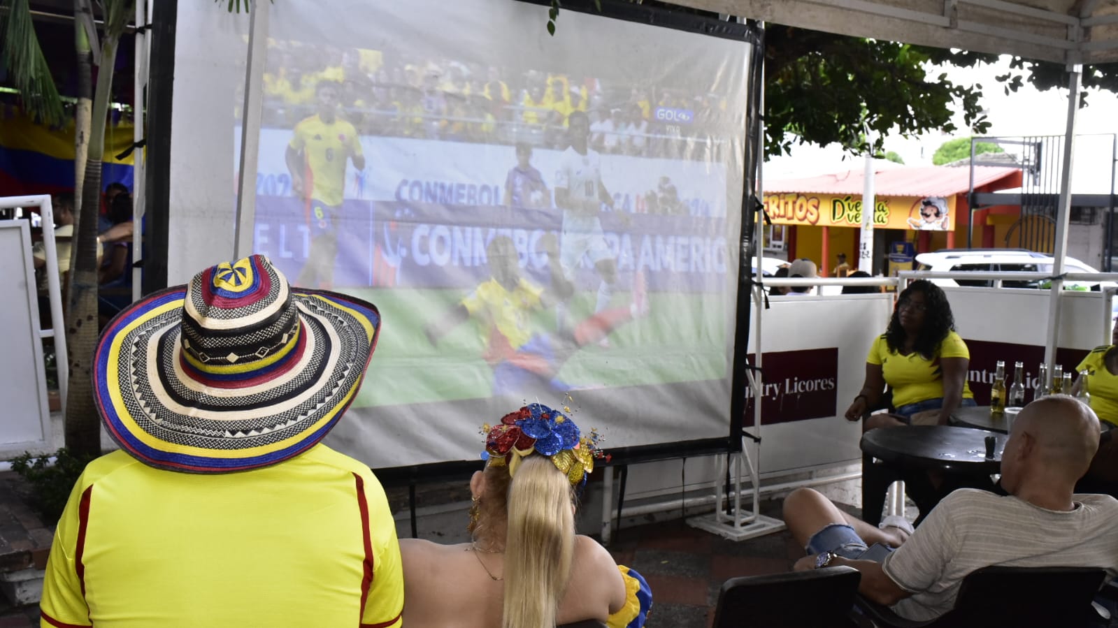 Expectativa al inicio del partido Colombia- Panamá.