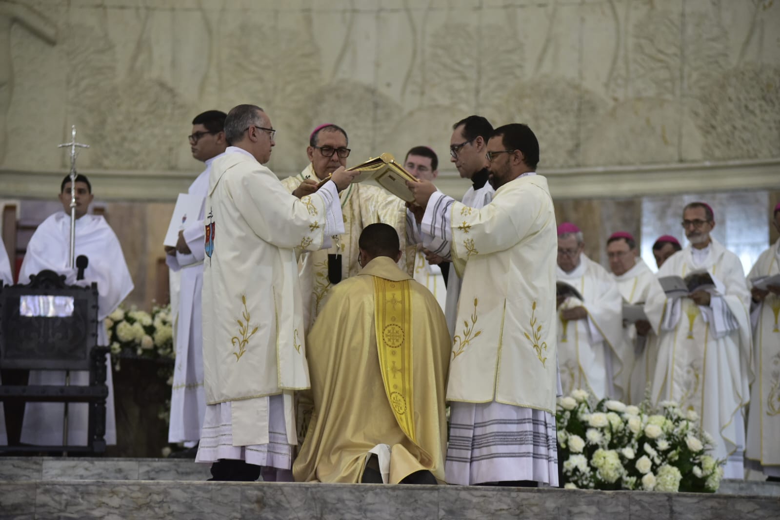 La ordenación fue presidida por el monseñor Pablo Salas, arzobispo de Barranquilla.