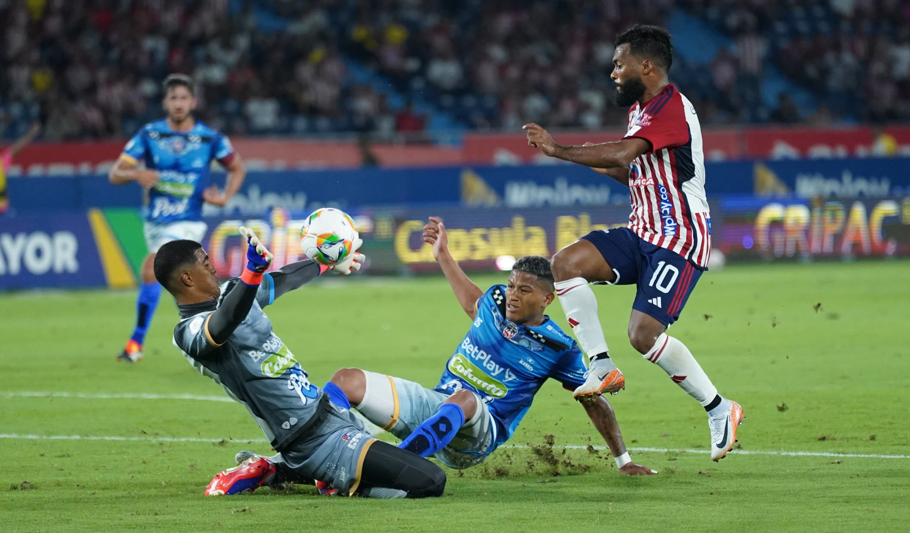 Momento del gol de 'Cariaco' González.