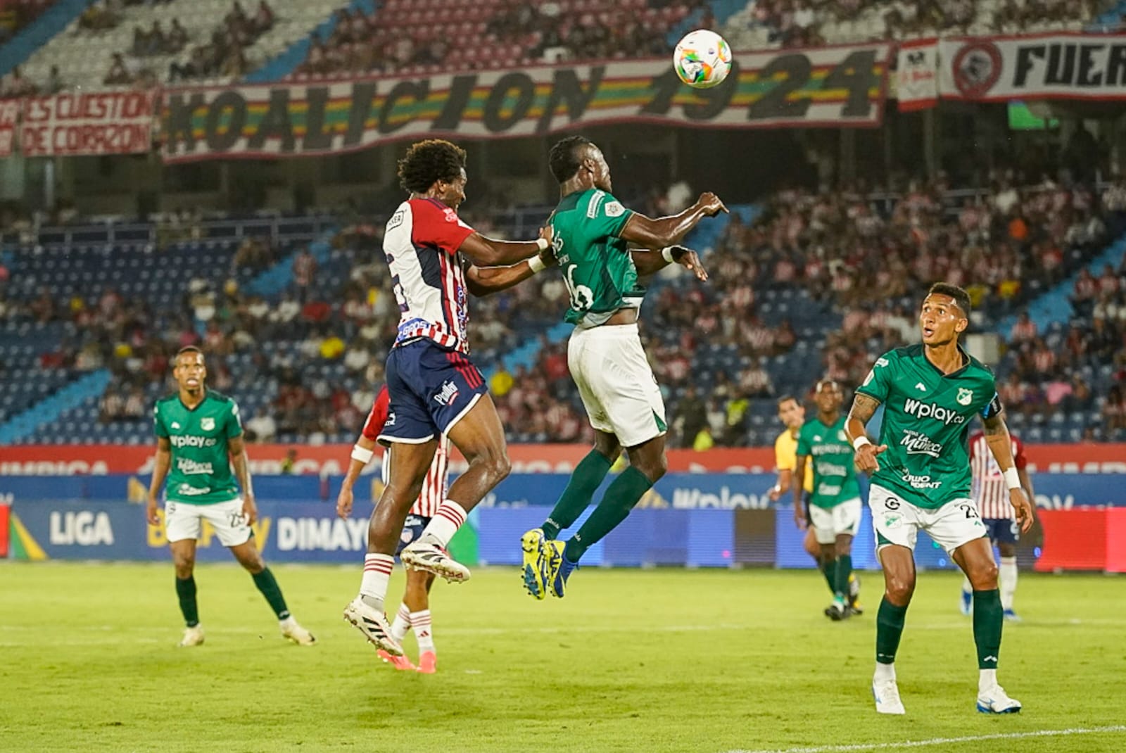 Aspecto del partido entre Junior y Deportivo Cali. 