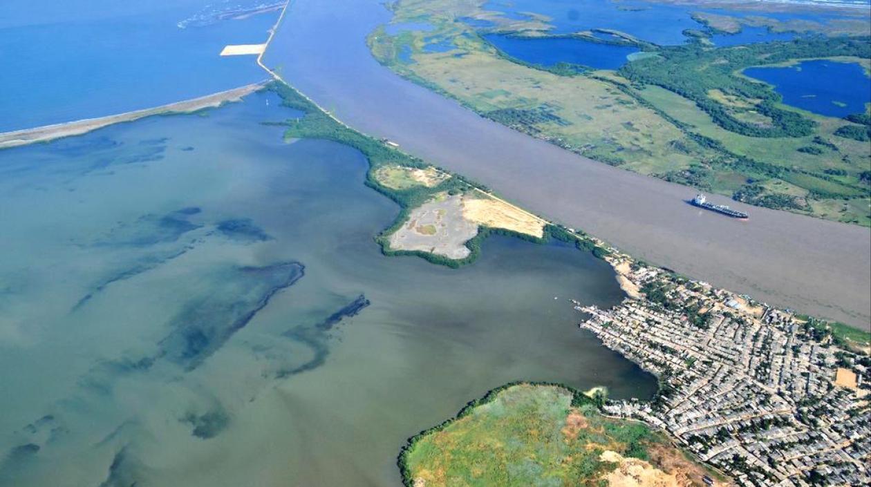 Canal de acceso al puerto de Barranquilla.