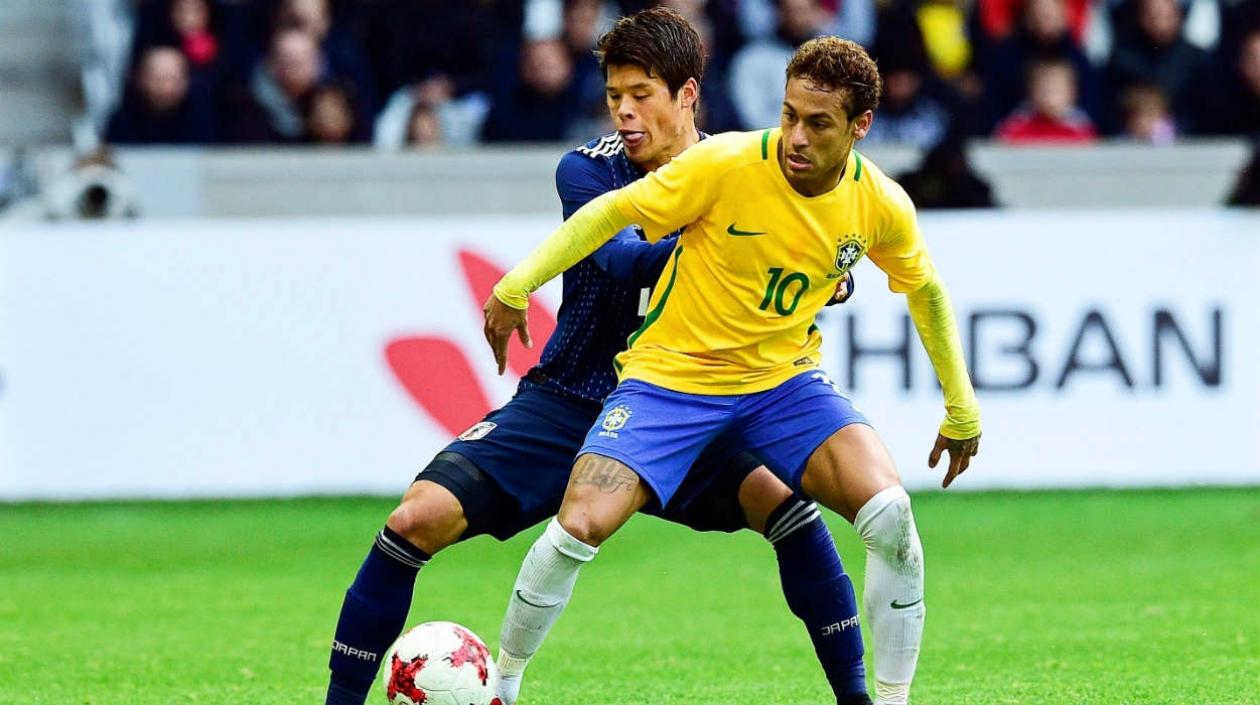 Neymar en acción del partido. 