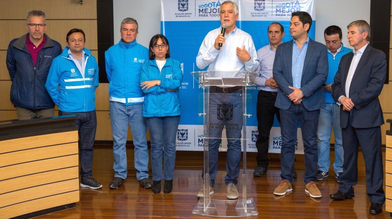 El Alcalde Enrique Peñalosa pronunciándose sobre la grave situación.