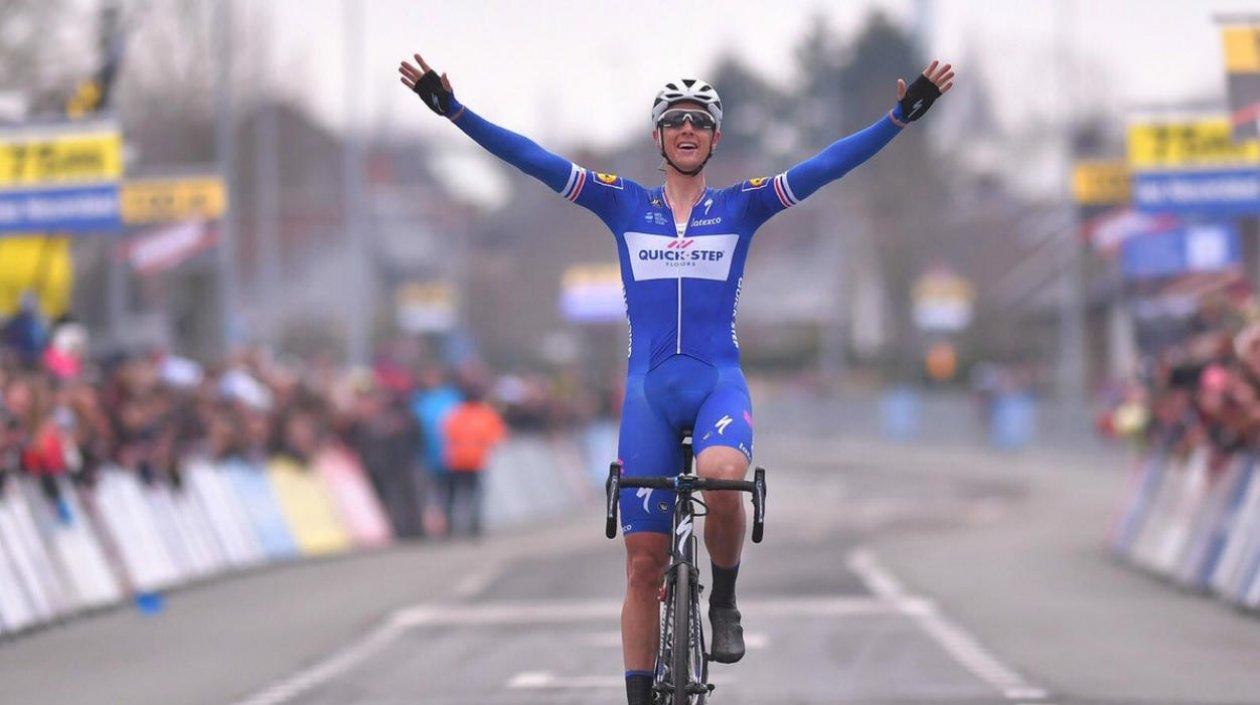 Niki Tepstra celebra el triunfo en Flandes. 