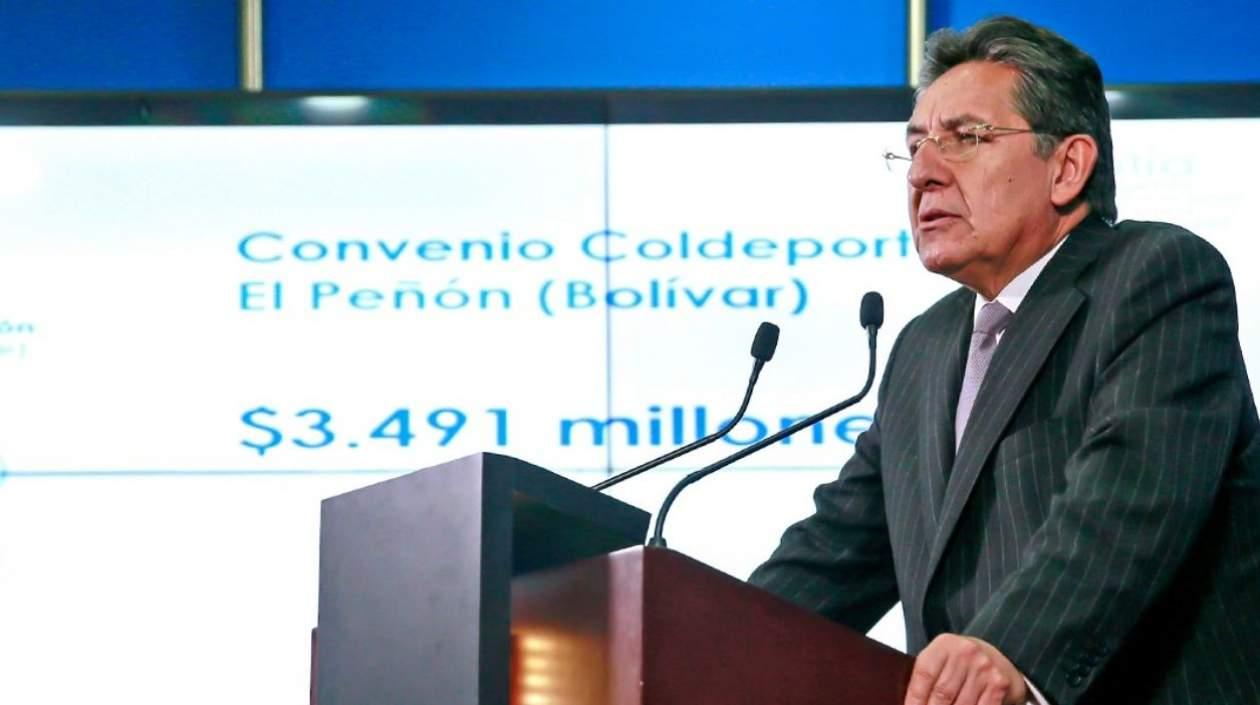 El Fiscal General de la Nación, Néstor Humberto Martínez, entregó en Bogotá detalles de la investigación que descubrió corrupción en Coldeportes. 