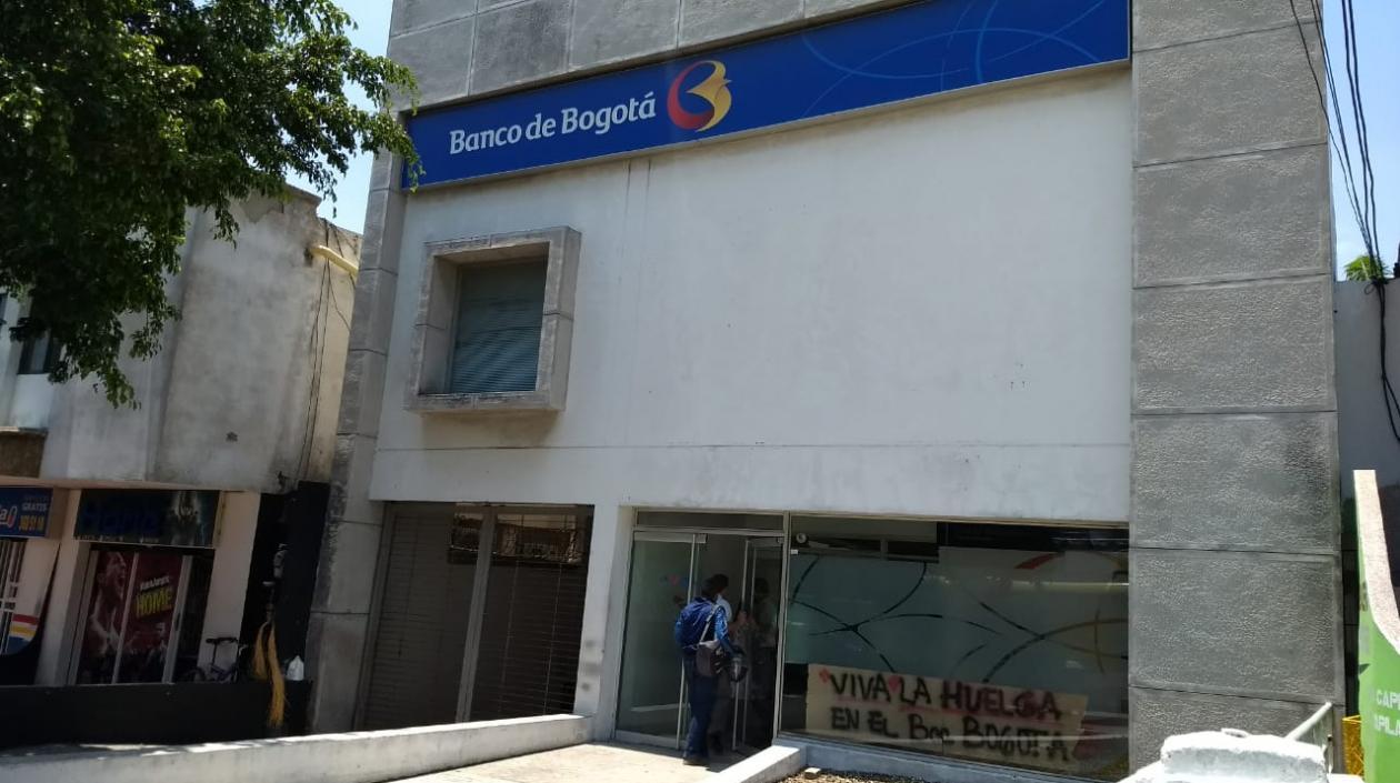 Sucursal del Banco de Bogotá asaltada este miércoles.