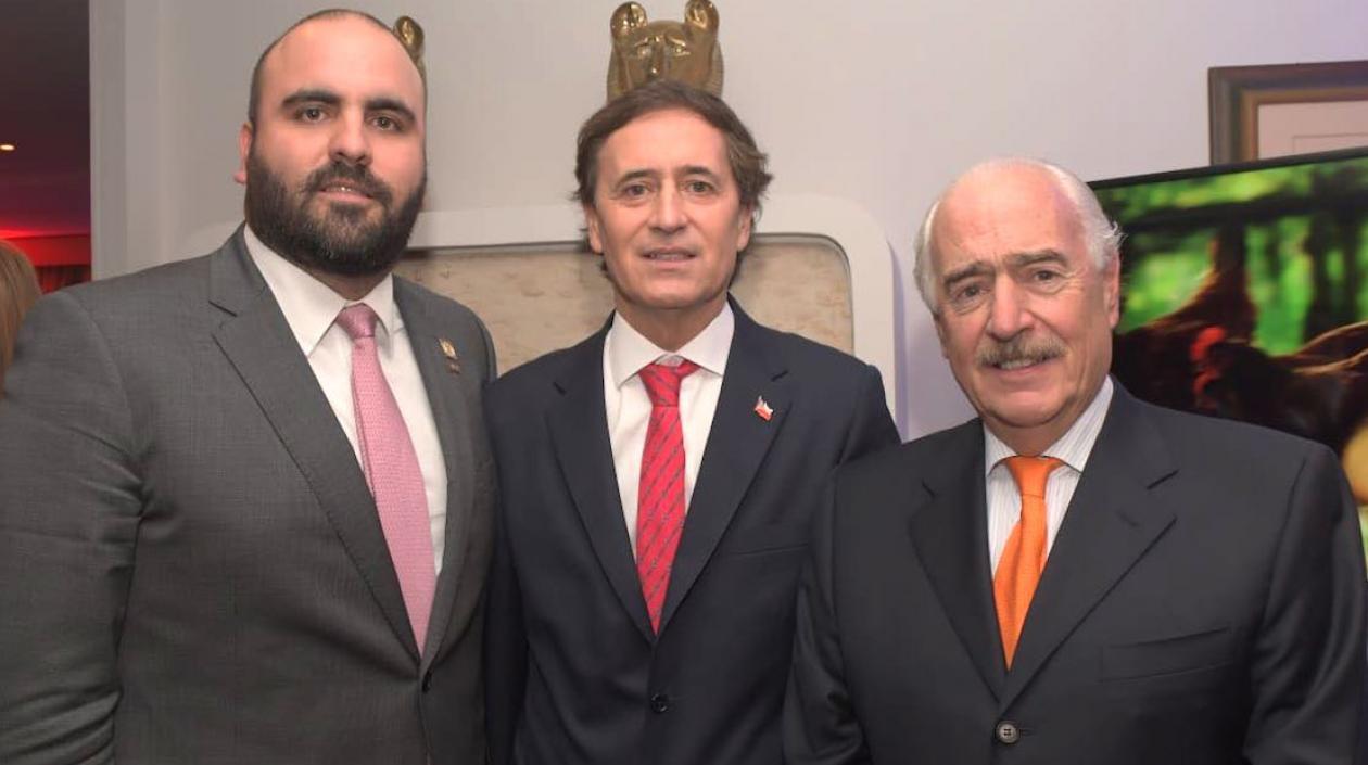El Representante José Amar, el Embajador Ricardo Hernández y el expresidente de la República Andrés Pastrana.