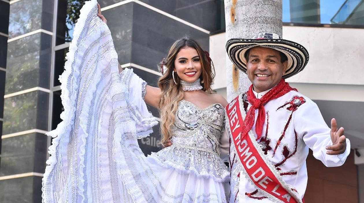 Los Reyes del Carnaval de la 44 Kelly Restrepo y Pedro Tapias.