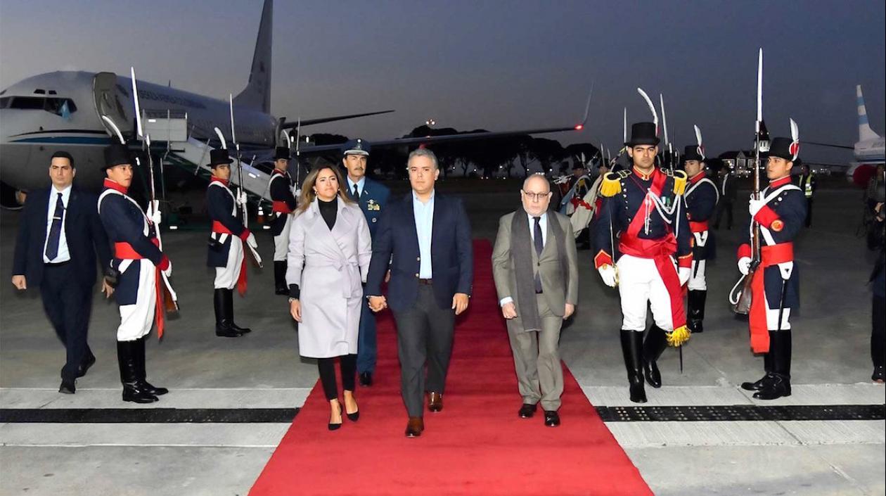 El Presidente Iván Duque a su llegada a territorio argentino.