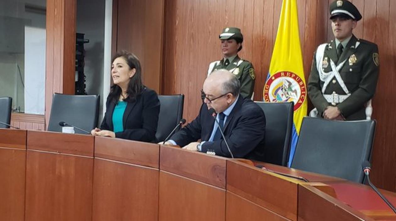 Presidenta de la Corte Constitucional, Gloria Ortiz, y el ponente el magistrado José Fernando Reyes.