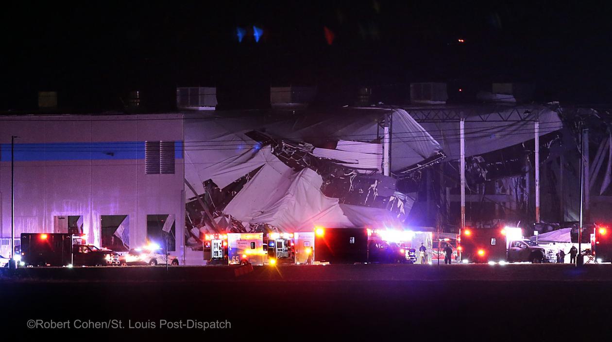 Colapso de este edificio situado en Edwardsville (Illinois, EE.UU.).