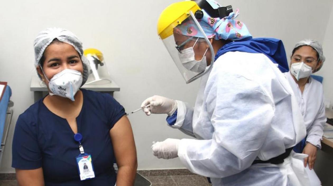 Vacunación al personal de la salud en Barranquilla.