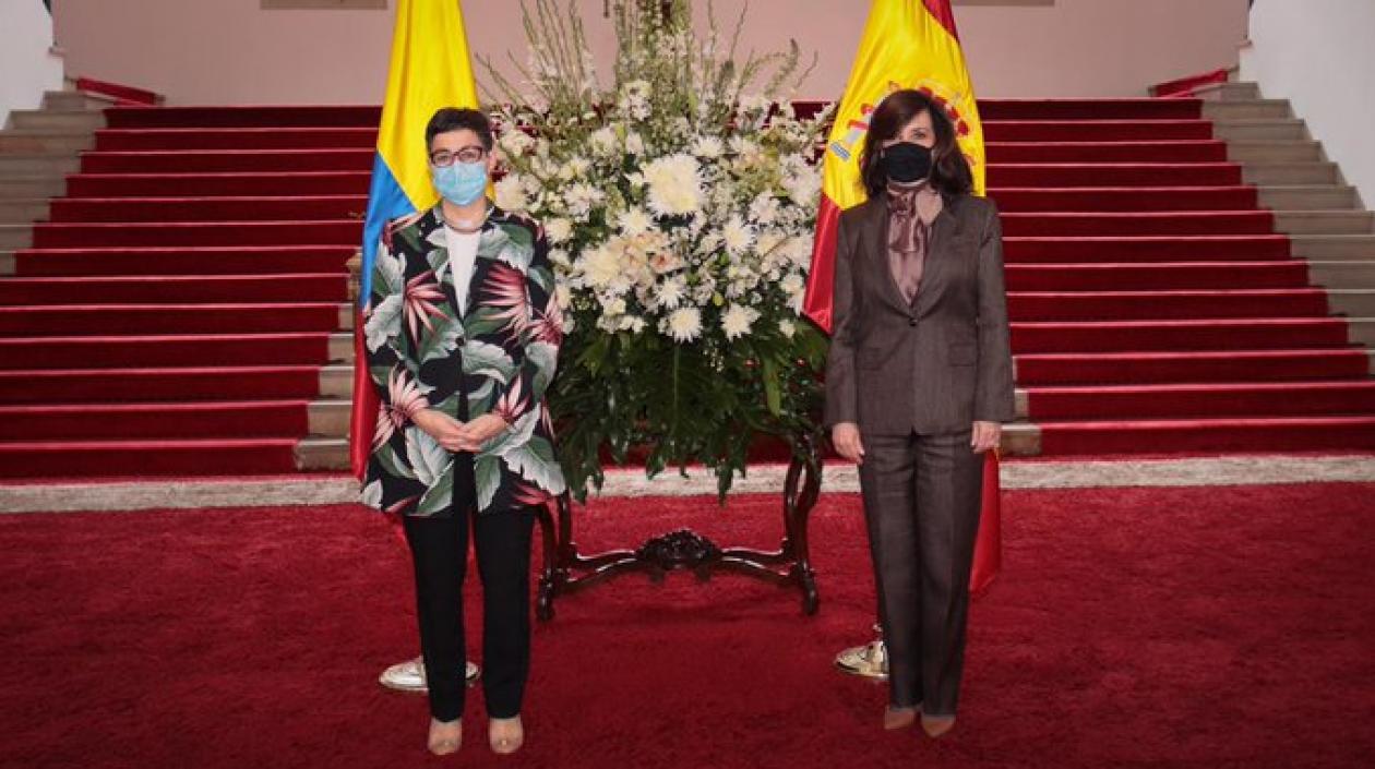 Canciller Claudia Blum recibió en el Palacio de San Carlos a su homóloga de España, Arancha González Laya, quien visita Colombia para fortalecer la relación bilateral.